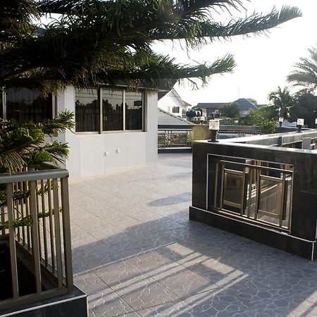 Eastgate Hotel Accra Esterno foto
