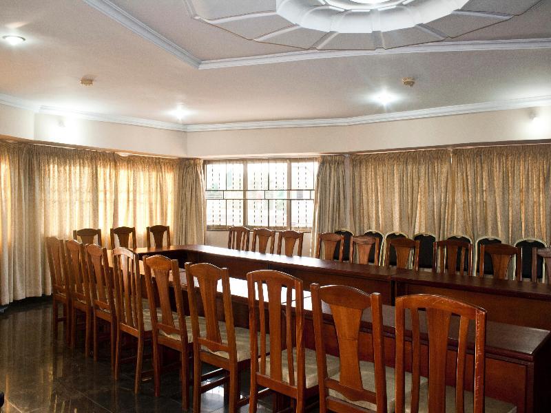 Eastgate Hotel Accra Esterno foto