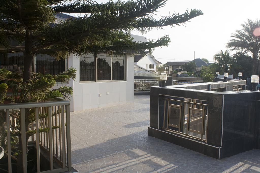 Eastgate Hotel Accra Esterno foto