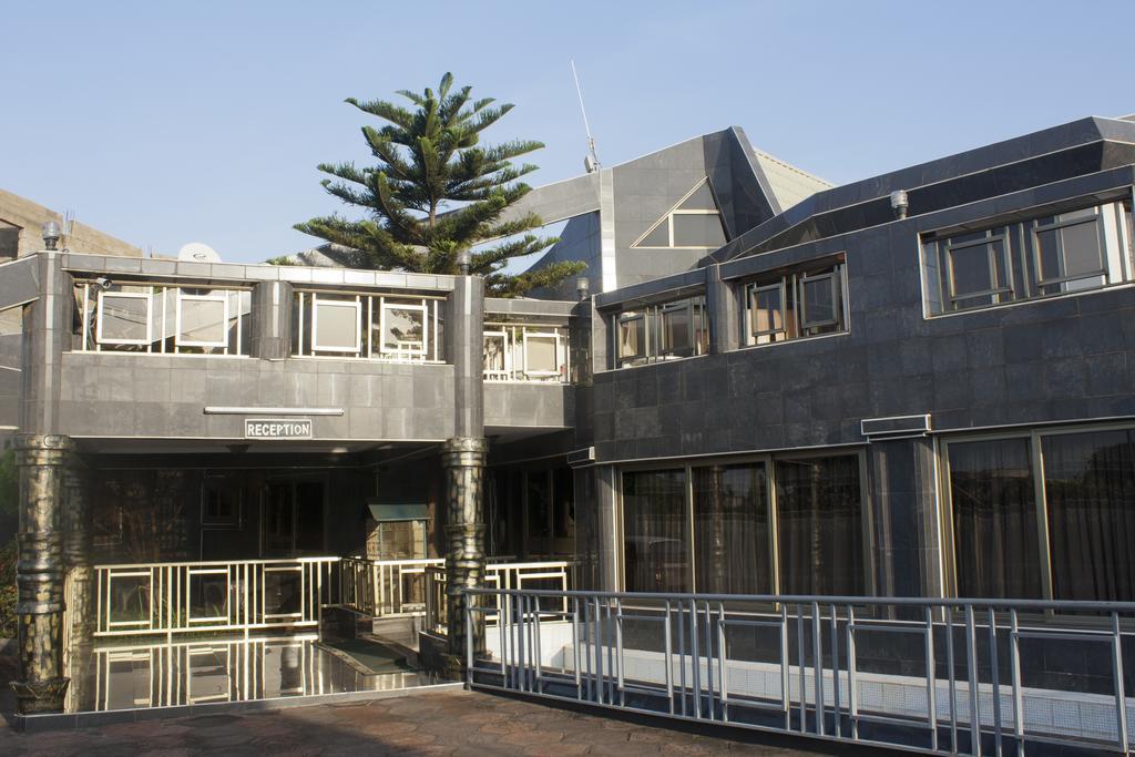 Eastgate Hotel Accra Esterno foto