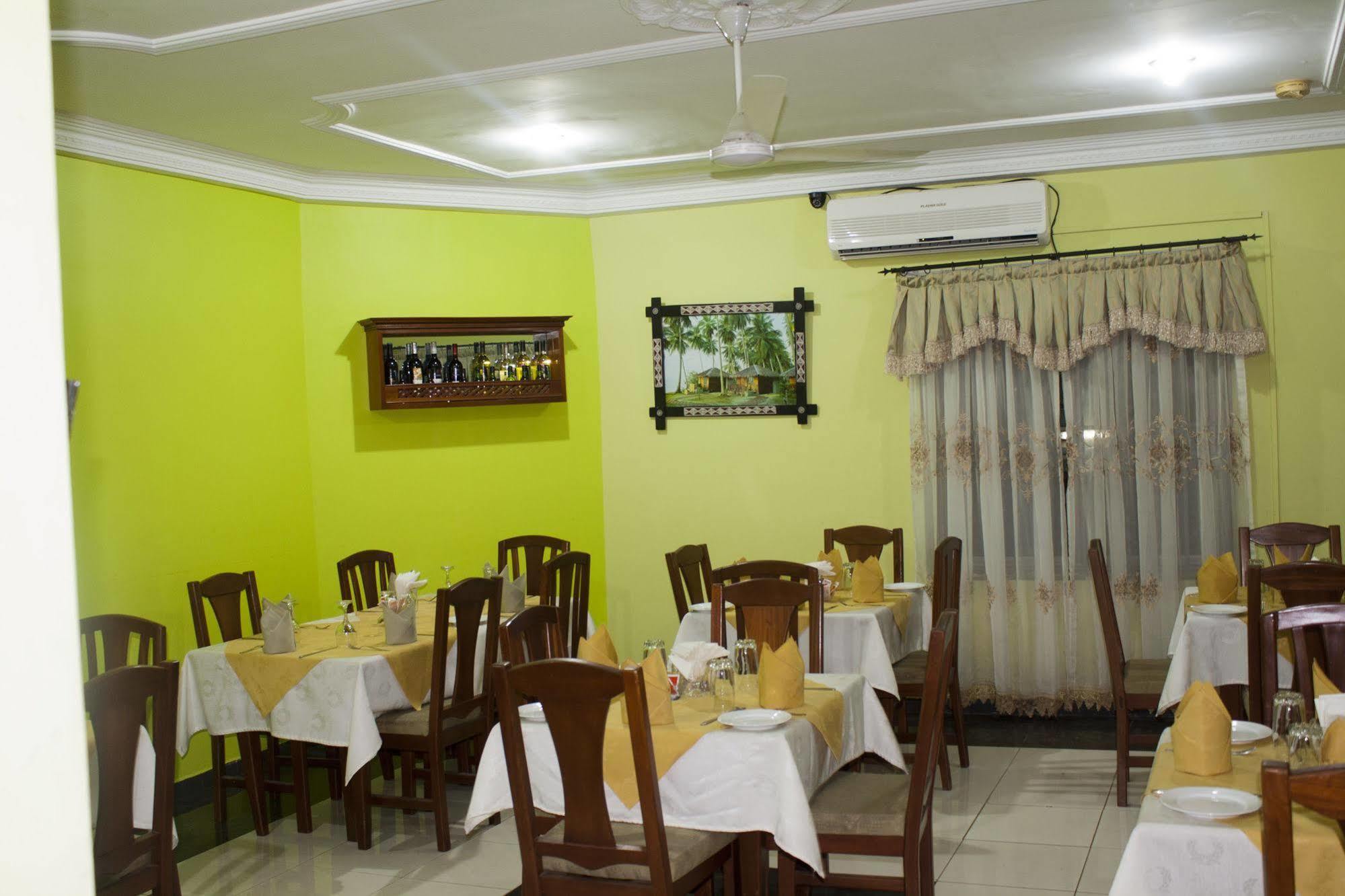 Eastgate Hotel Accra Esterno foto